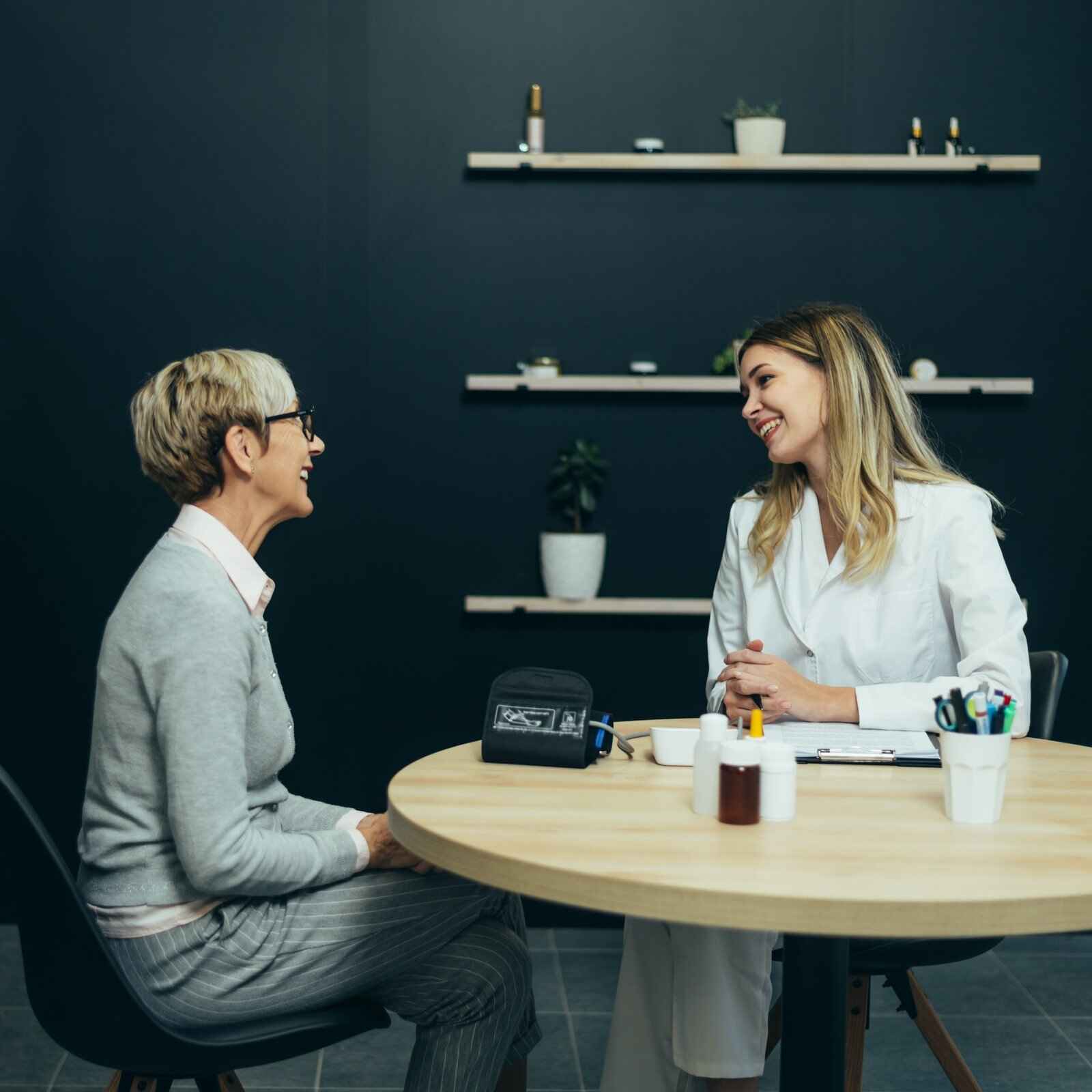 a female colon hydrotherapy doctor consult with a women patient